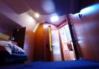 bateau à voile bavaria 46 cruiser voilier intérieur cabine arrière gauche